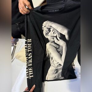 Taylor swift eras tour black shirt